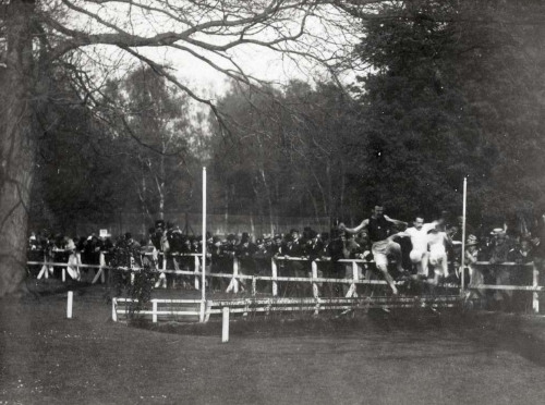 Photograph of competitors in the 1898 Grand Steeple-chase National in Paris